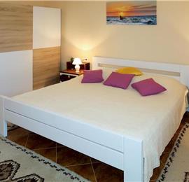 6 bedroom villa with pool near Labin, Istria, sleeps 12